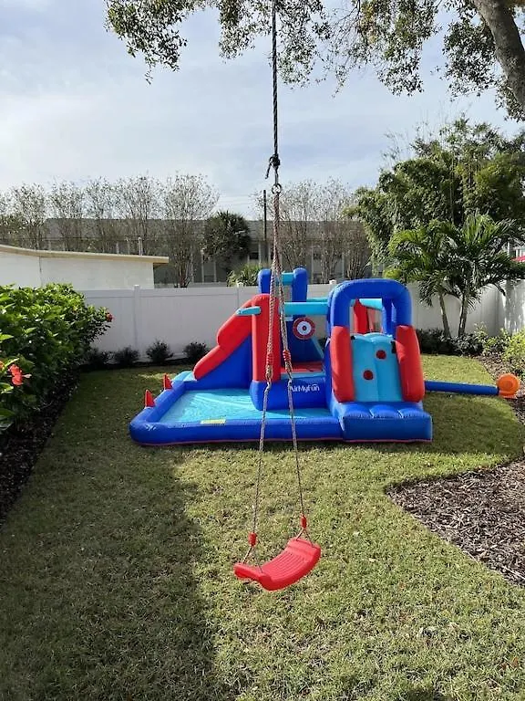 6Br Heated Pool + Spa, Gym+ Peloton, Theater, Gameroom Tampa 0*,  United States