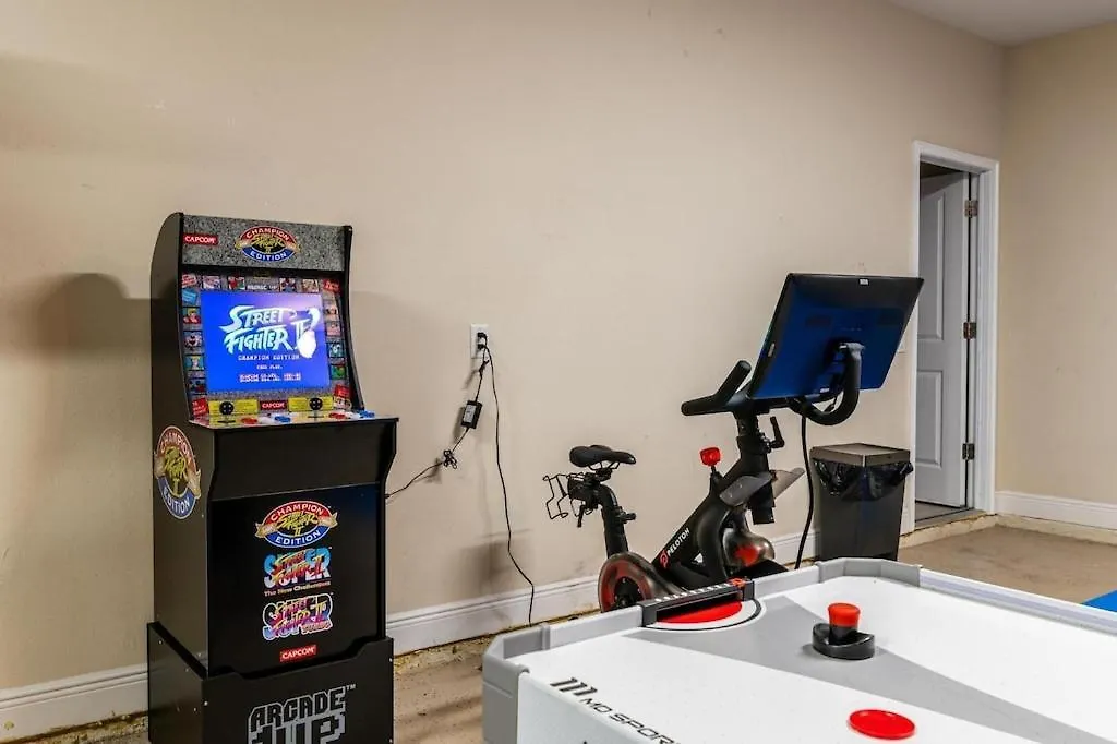 6Br Heated Pool + Spa, Gym+ Peloton, Theater, Gameroom Tampa Villa